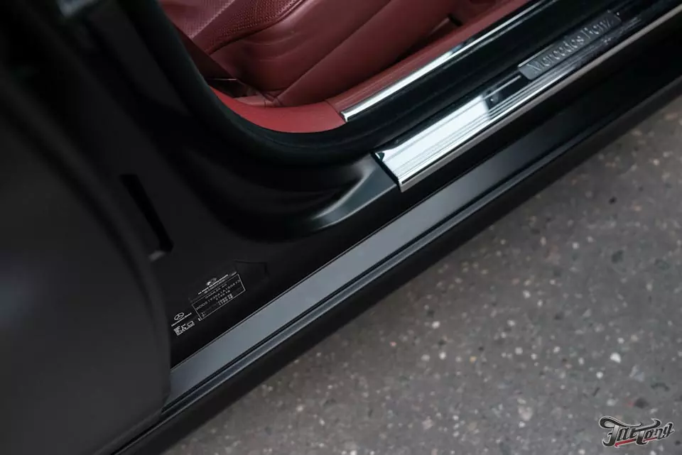 Mercedes CLS. Оклейка кузова с проёмами в сатин блэк.